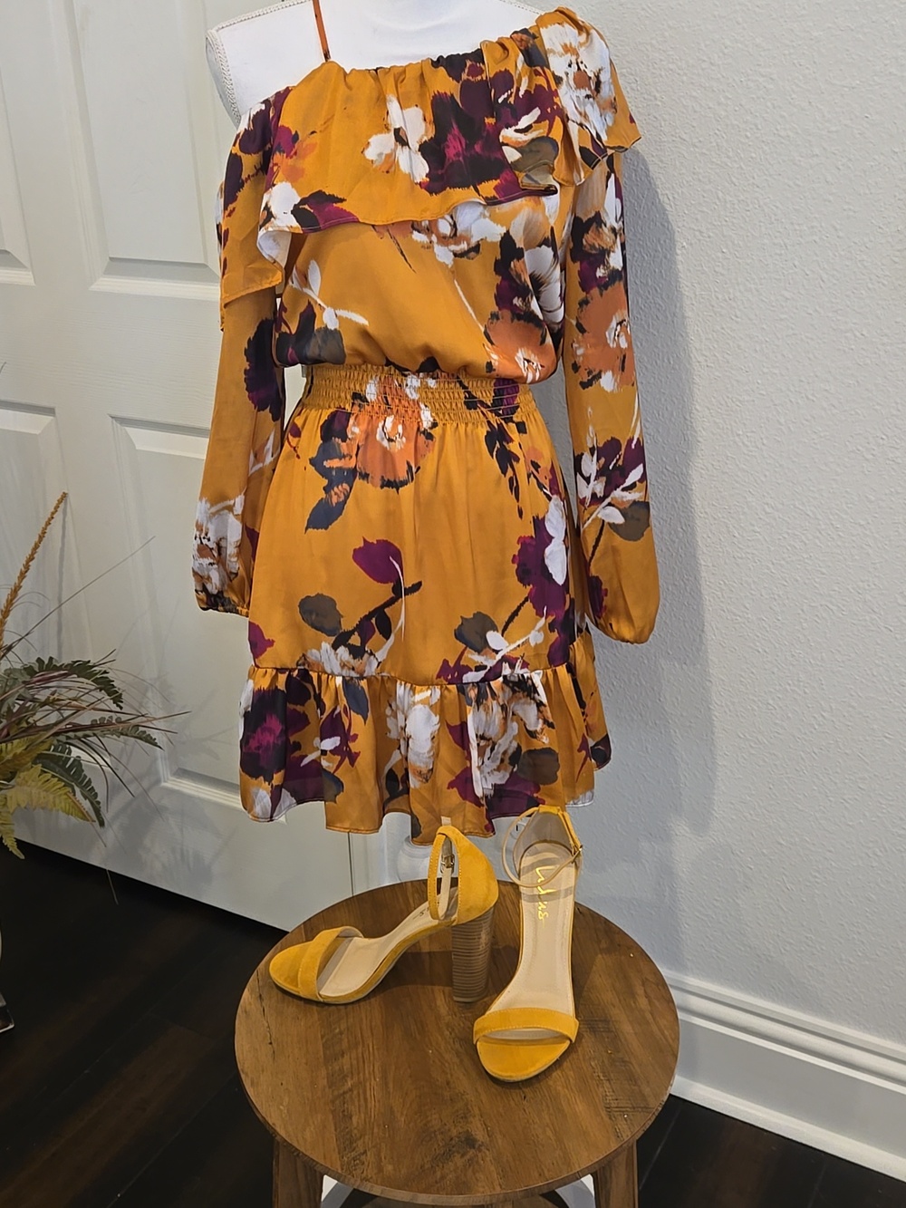 Boston Proper Silk Floral Yellow One-Shoulder Dress w/ Lulu Heels